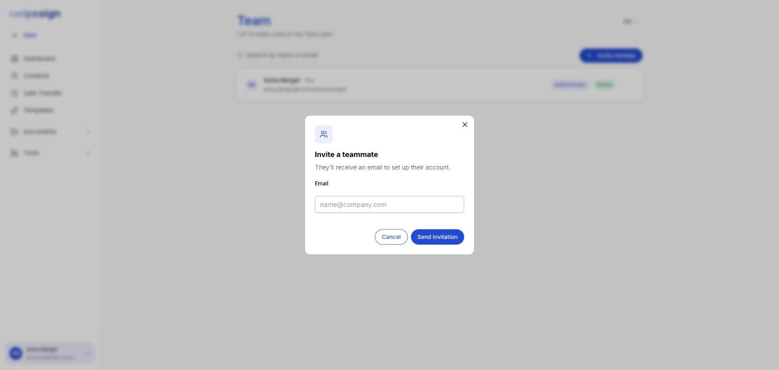 Der Dialog „Teammitglied einladen" mit einem einzigen E-Mail-Feld, einer Schaltfläche „Abbrechen" und einer Schaltfläche „Einladung senden".